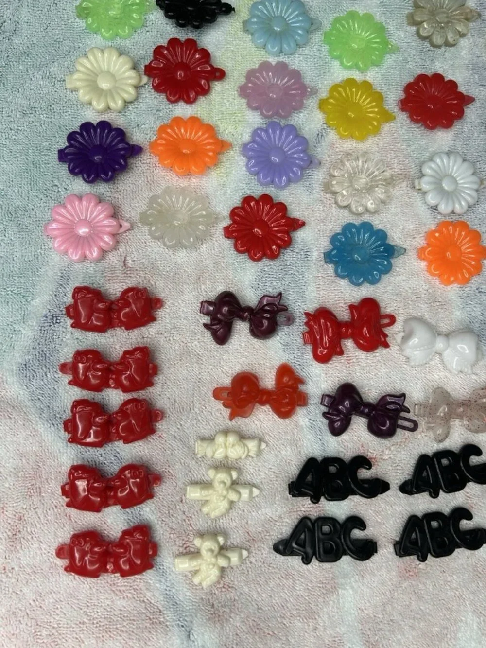 100+ Vintage Plastic Hair Barrettes Lot Flowers Bows Colorful Girls 80s 90s